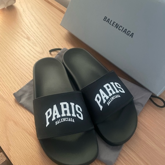 SLE!!!!New Balenciaga Paris logo‎ pool slides size USA 39 - Picture 2 of 5